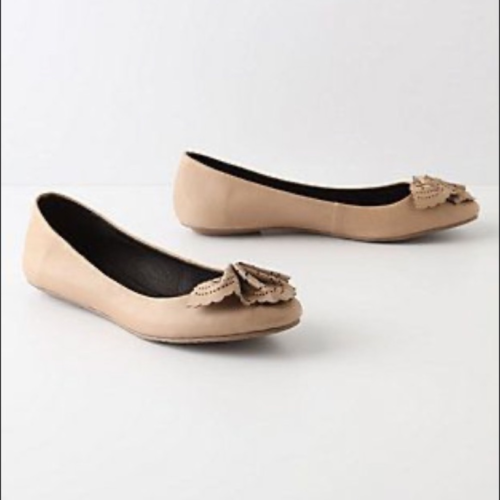 Anthropologie Miss Albright doily flounce flats